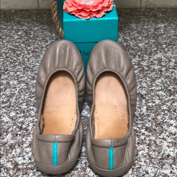 taupe tieks